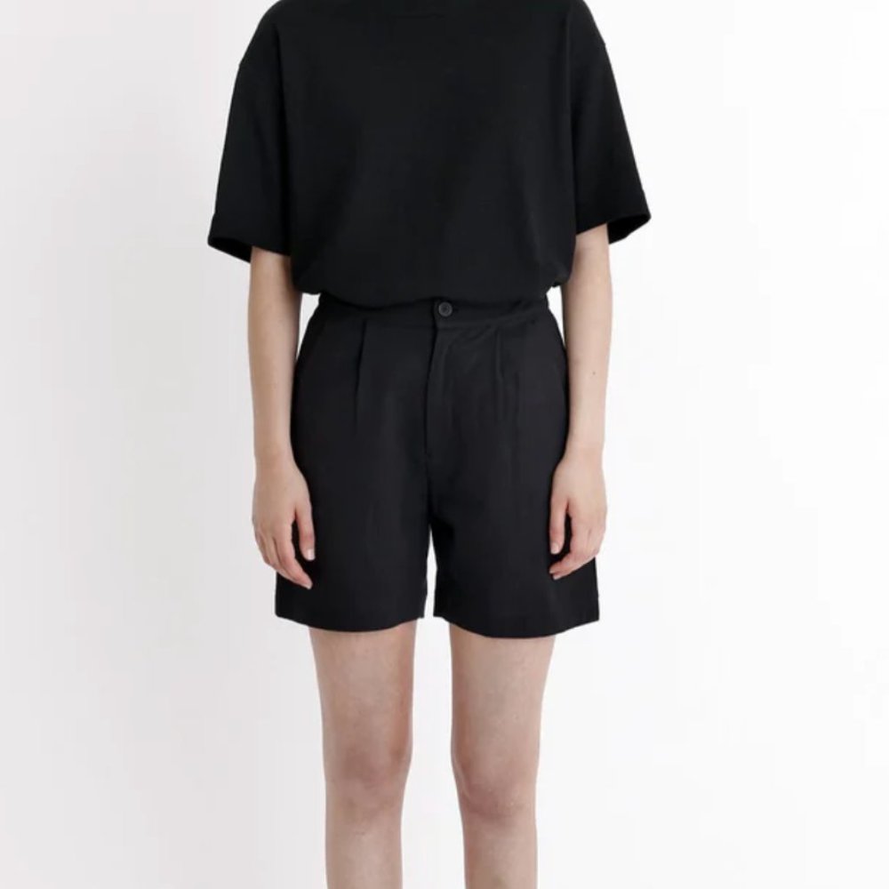 7115 by Szeki Summer Short NWOT